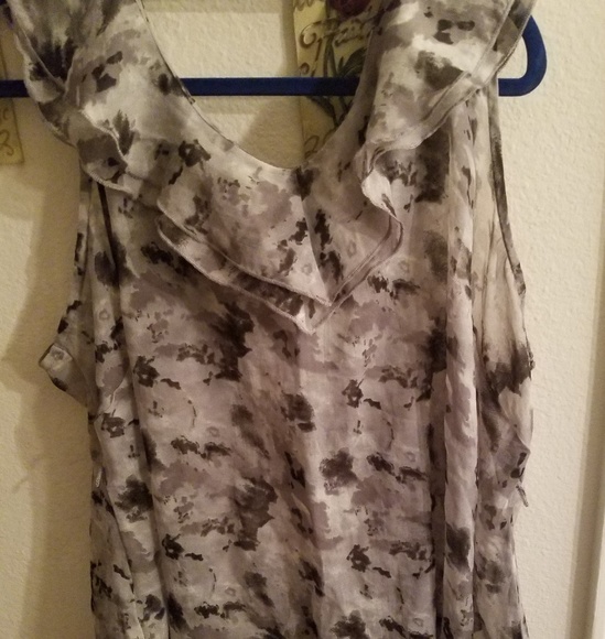 Many Shades of Gray Blouse - Picture 4 of 6